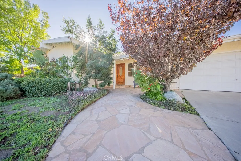 11229 Mclennan, Granada Hills, California 91344 home-pic-16