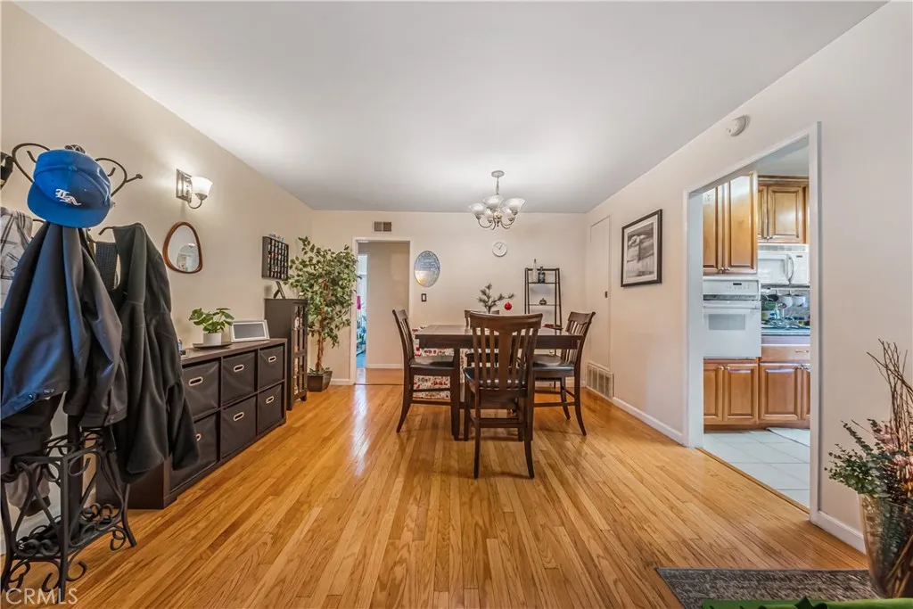 11229 Mclennan, Granada Hills, California 91344 home-pic-17