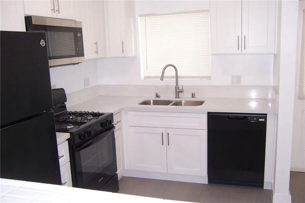 334 Country Club, San Bernardino, California 92404 home-pic-6