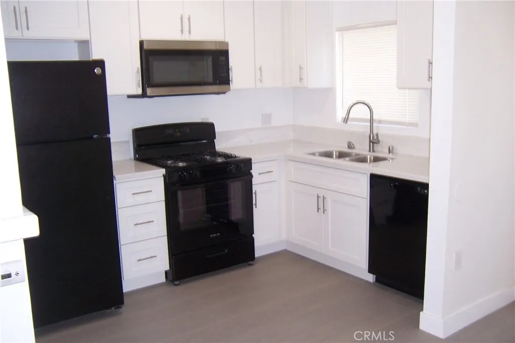 334 Country Club, San Bernardino, California 92404 home-pic-7