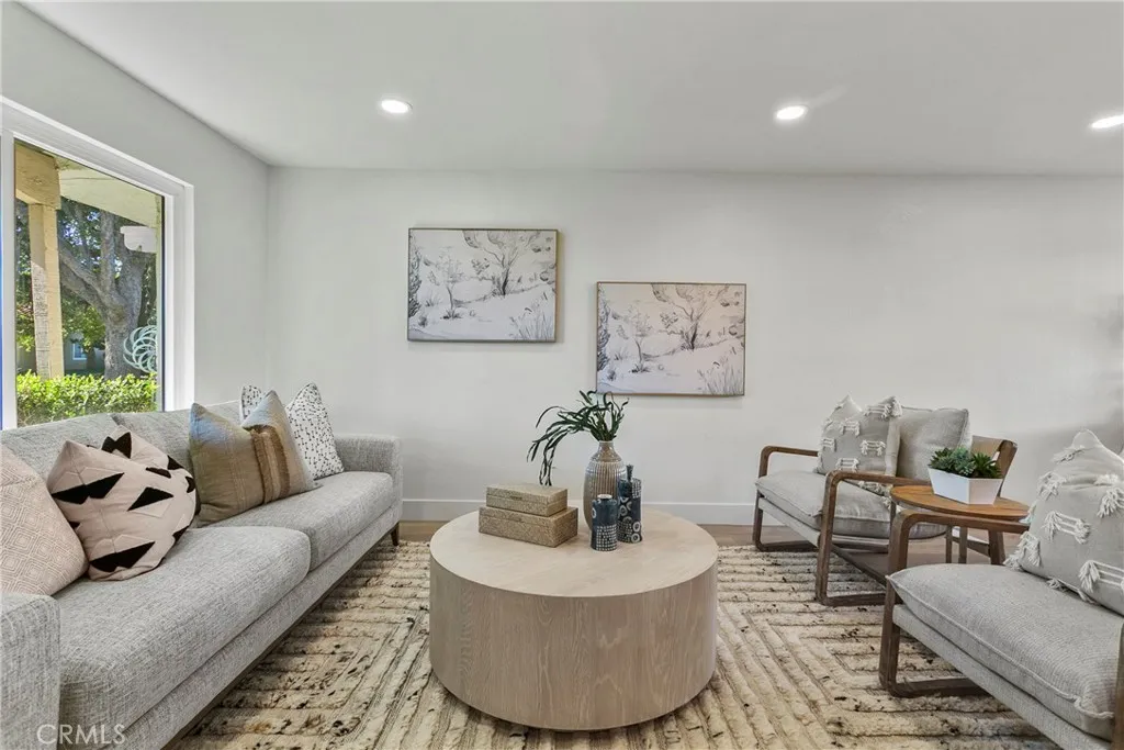 568 El Cabrillo, Placentia, California 92870 home-pic-0