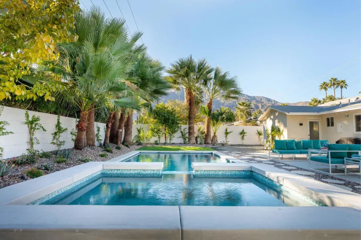 Pool & Spa