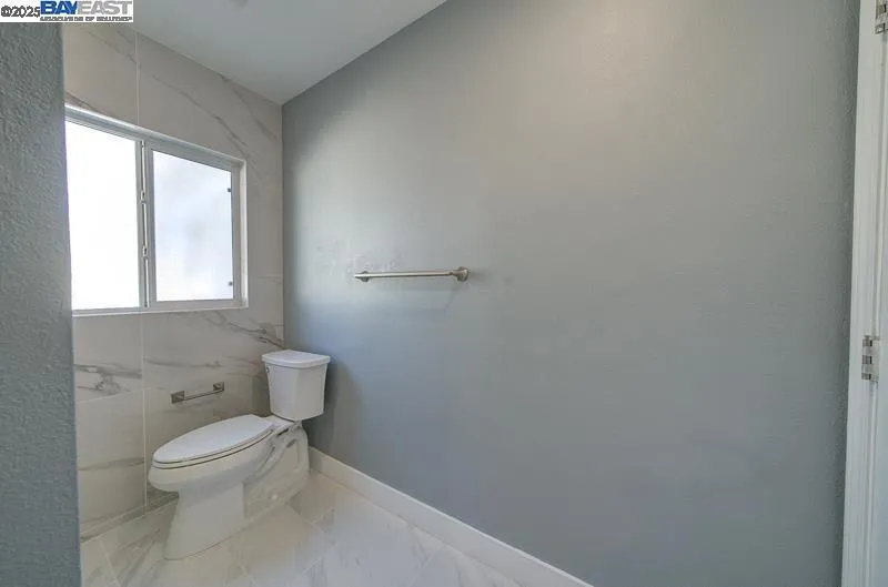 1646 Brookside Dr, San Leandro, California 94577 home-pic-18