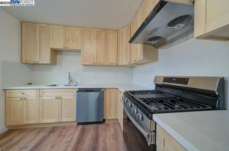 1646 Brookside Dr, San Leandro, California 94577 home-pic-32