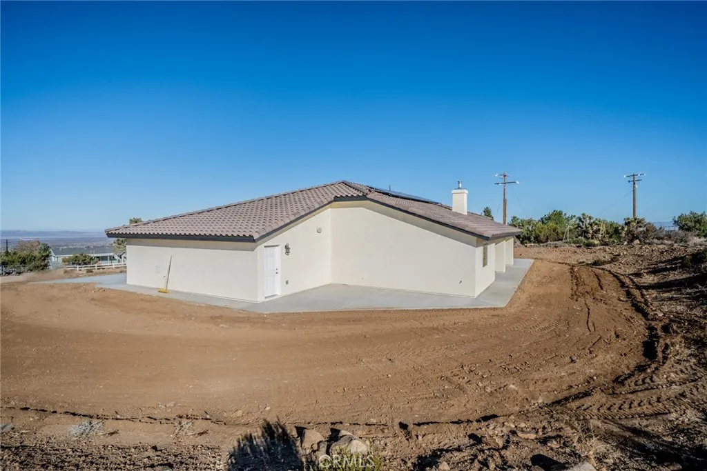 1275 Hollister, Pinon Hills, California 92372 home-pic-3
