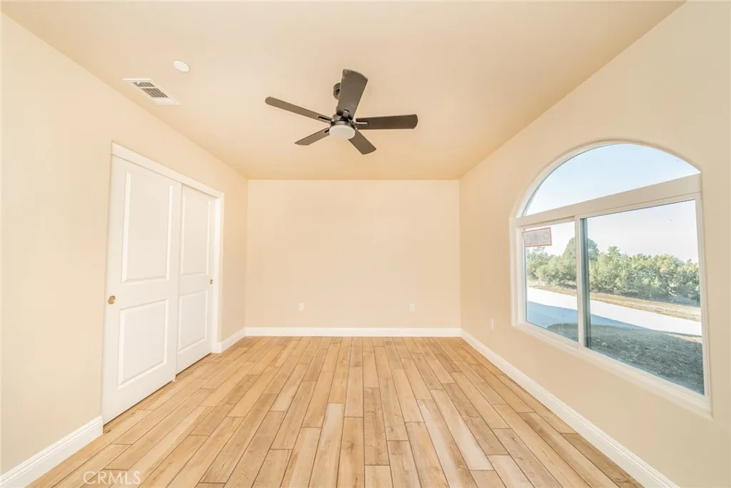 1275 Hollister, Pinon Hills, California 92372 home-pic-24