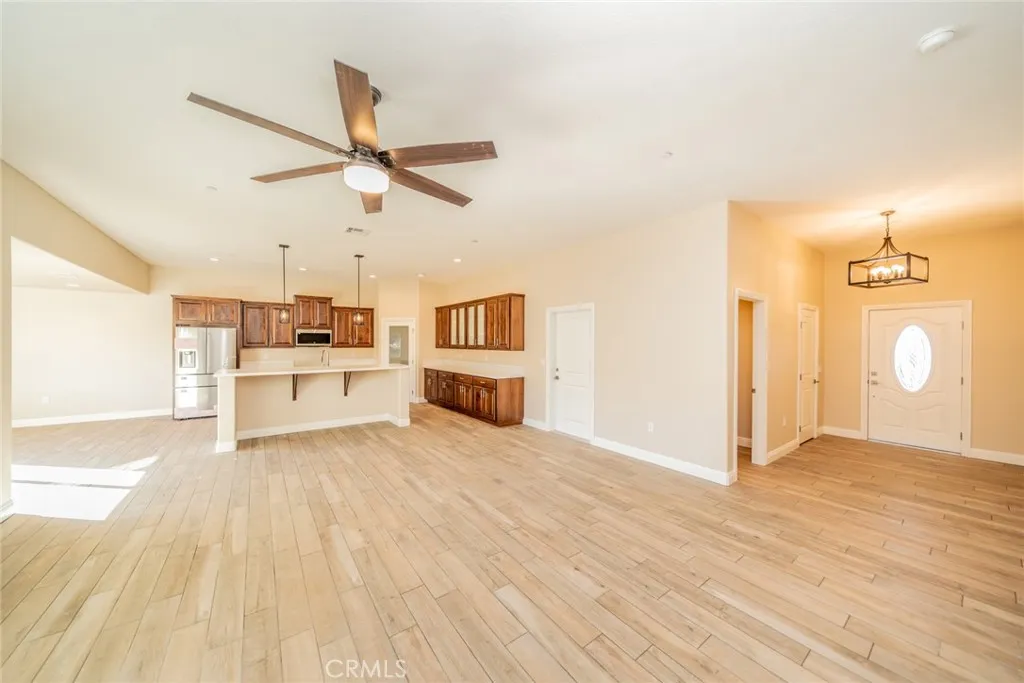 1275 Hollister, Pinon Hills, California 92372 home-pic-11