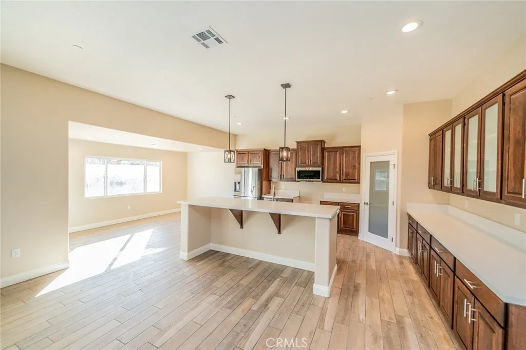 1275 Hollister, Pinon Hills, California 92372 home-pic-7