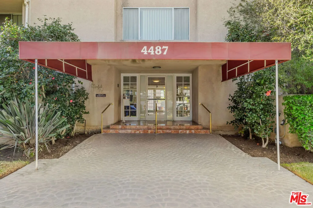 4487 Colbath Avenue 310, Sherman Oaks, California 91423 home-pic-18