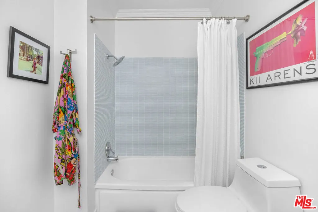 4487 Colbath Avenue 310, Sherman Oaks, California 91423 home-pic-10