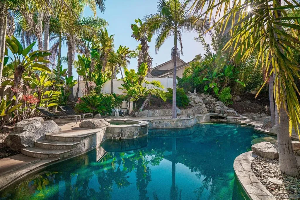 2579 Fire Mountain Drive, Oceanside, California 92054 home-pic-44
