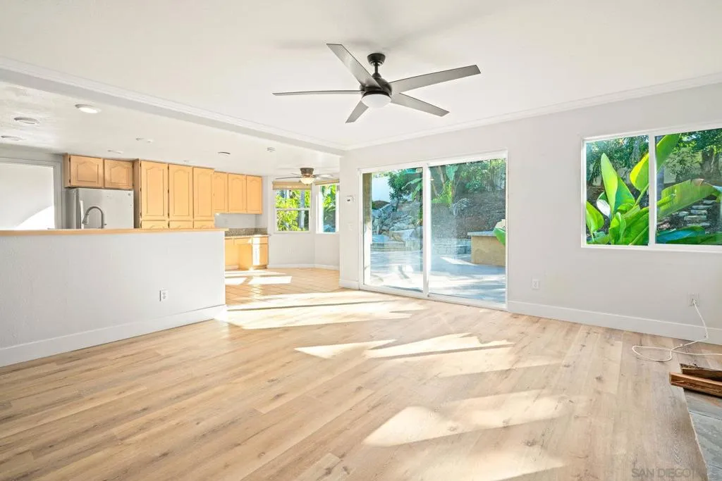 2579 Fire Mountain Drive, Oceanside, California 92054 home-pic-27