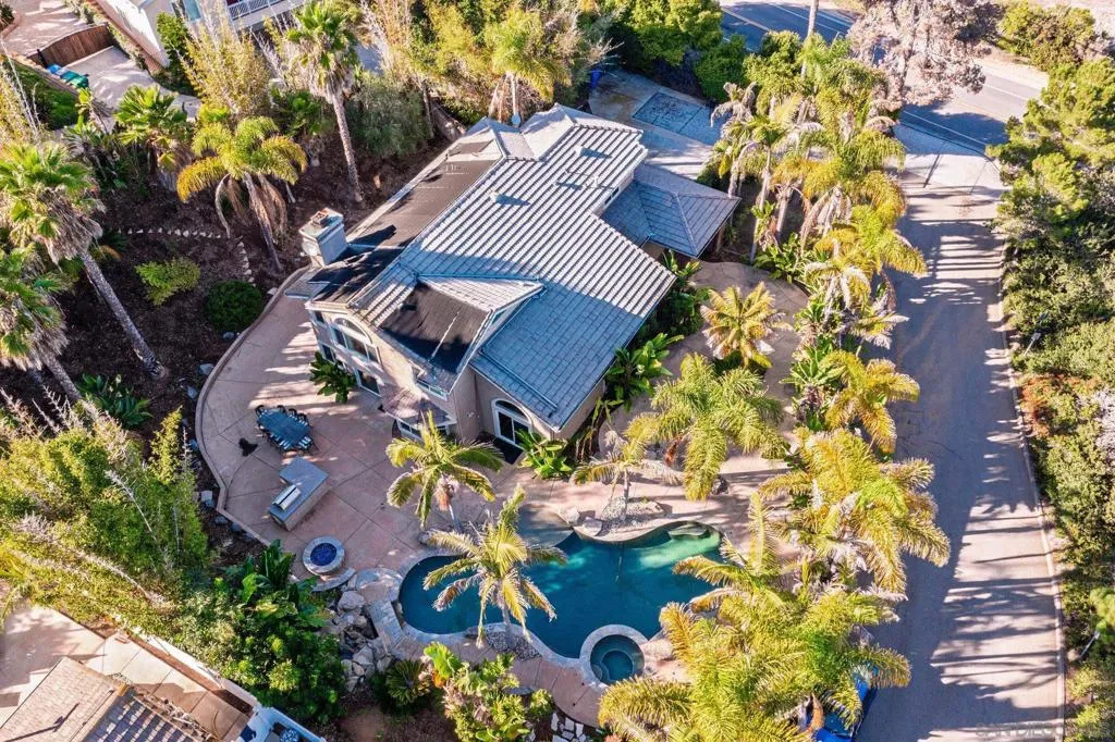 2579 Fire Mountain Drive, Oceanside, California 92054 home-pic-1
