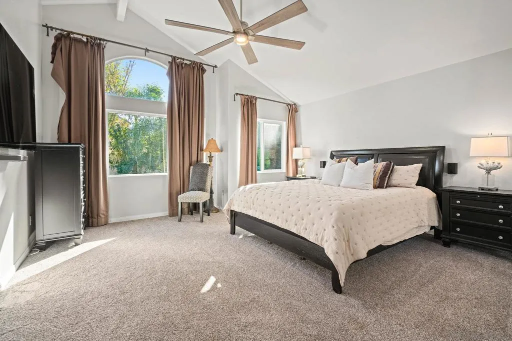 2579 Fire Mountain Drive, Oceanside, California 92054 home-pic-32