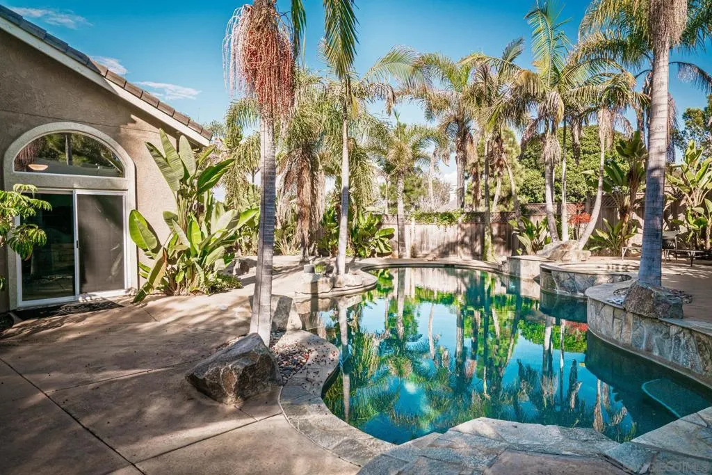 2579 Fire Mountain Drive, Oceanside, California 92054 home-pic-50
