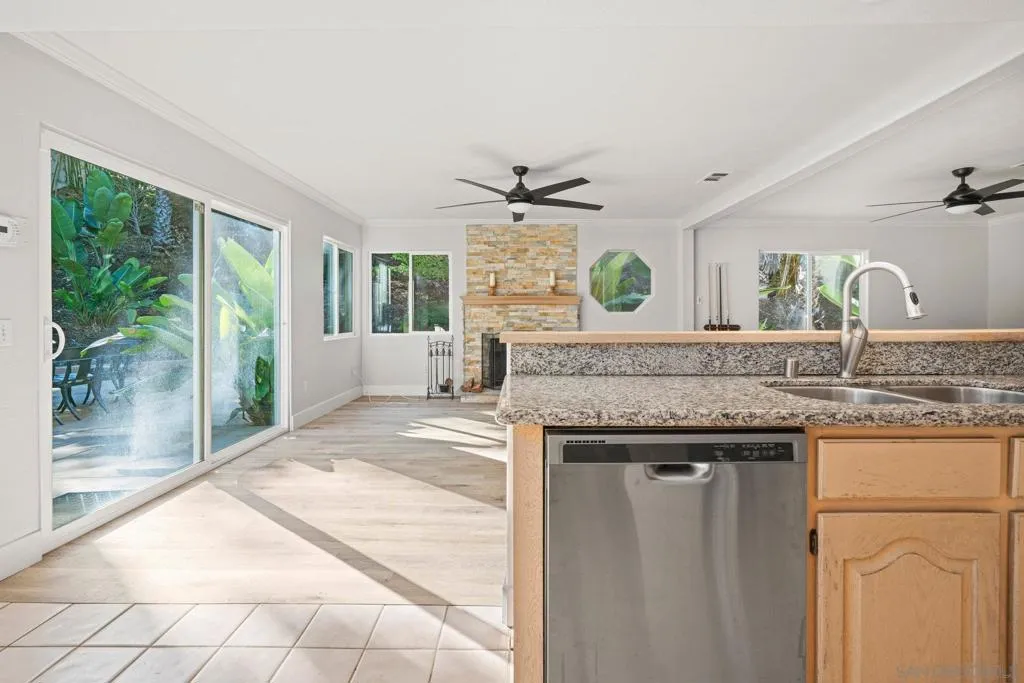2579 Fire Mountain Drive, Oceanside, California 92054 home-pic-24