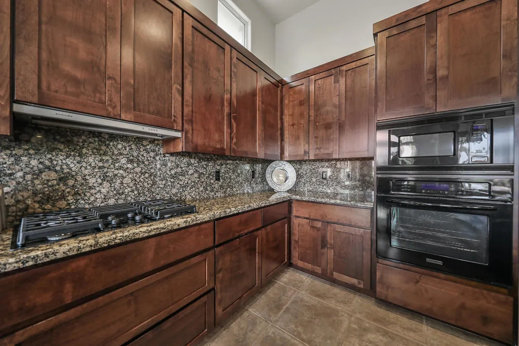 80220 Via Tesoro, La Quinta, California 92253 home-pic-17