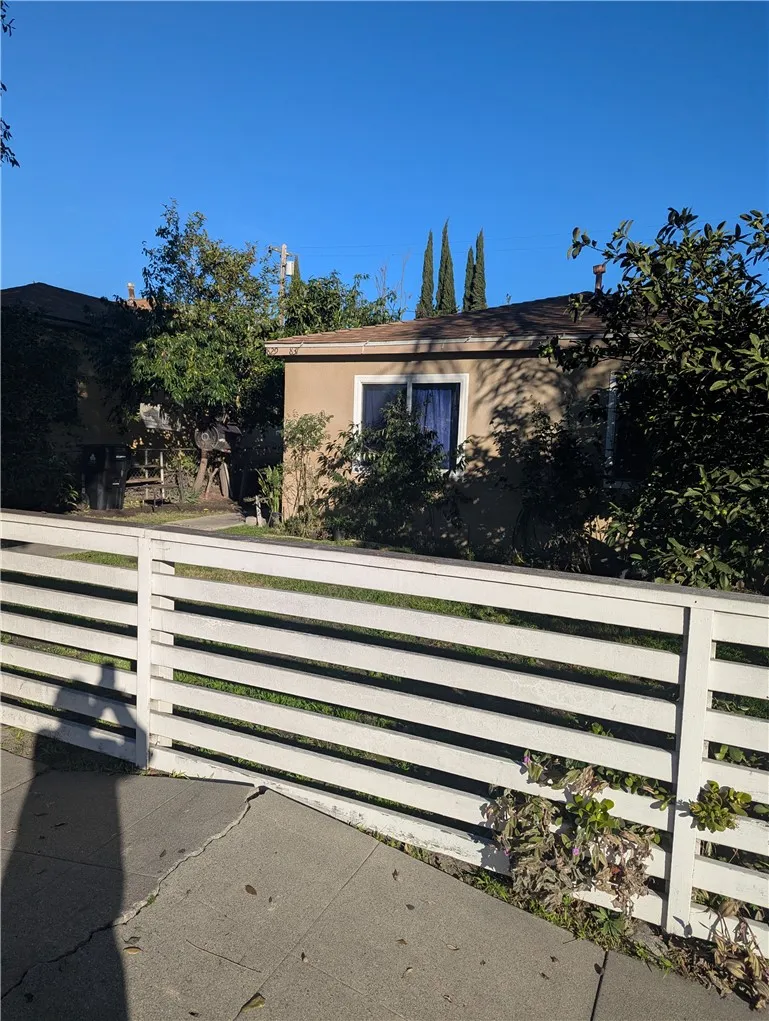 829 E Century, Los Angeles, California 90002 home-pic-0