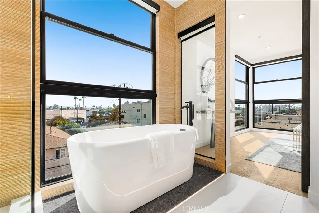 3975 Frances Avenue, West Los Angeles, California 90066 home-pic-6