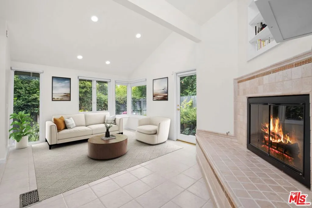 30604 Sicomoro Drive, Malibu, California 90265 home-pic-10