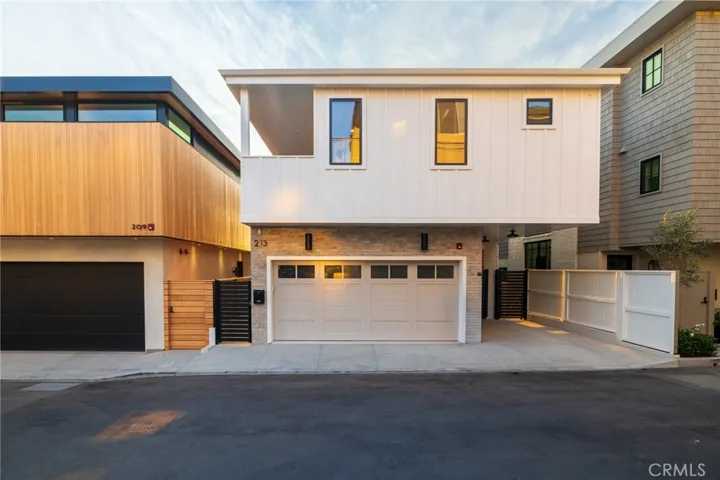 213 Bayview Drive, Manhattan Beach, California 90266