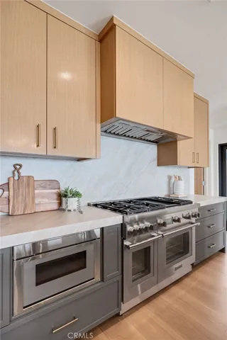 213 Bayview Drive, Manhattan Beach, California 90266