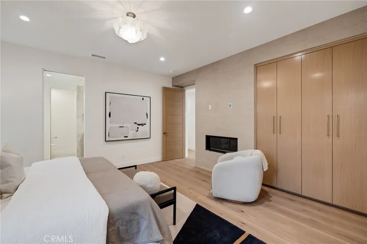 213 Bayview Drive, Manhattan Beach, California 90266