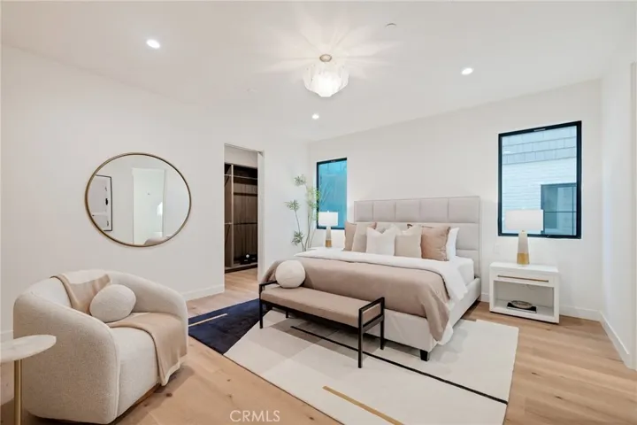 213 Bayview Drive, Manhattan Beach, California 90266