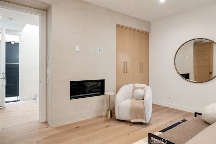 213 Bayview Drive, Manhattan Beach, California 90266