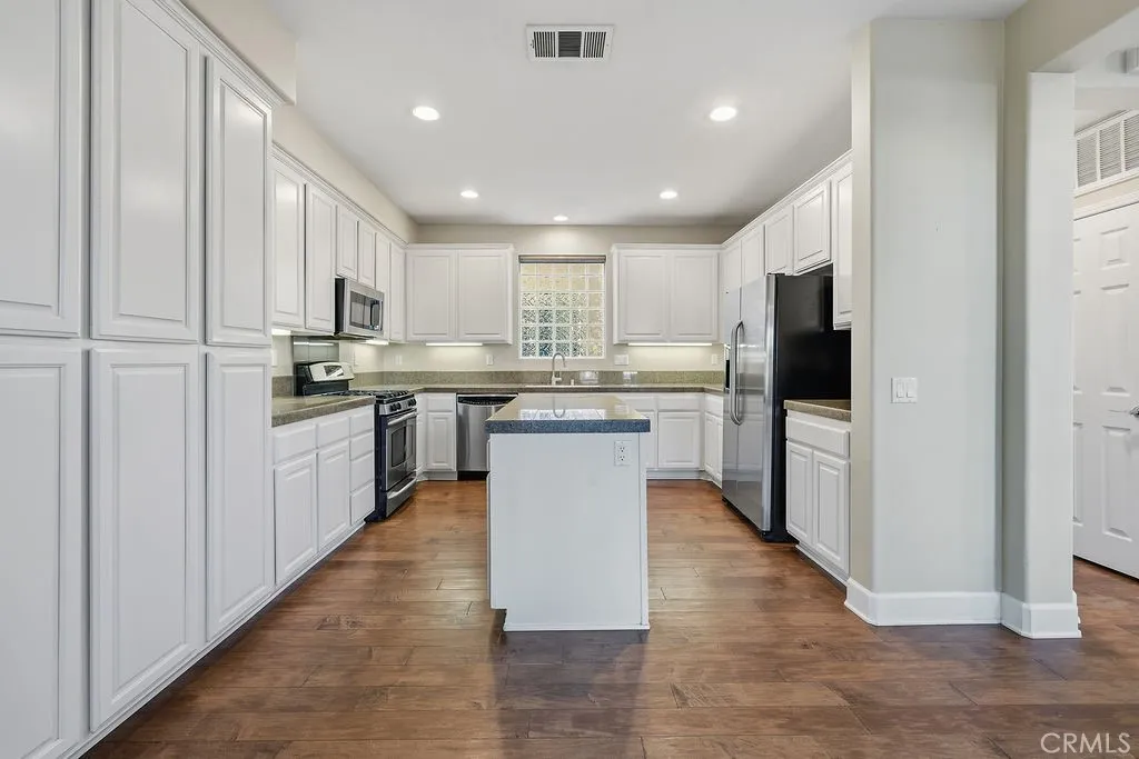 24128 Willowbrooke Court, Valencia, California 91354 home-pic-4