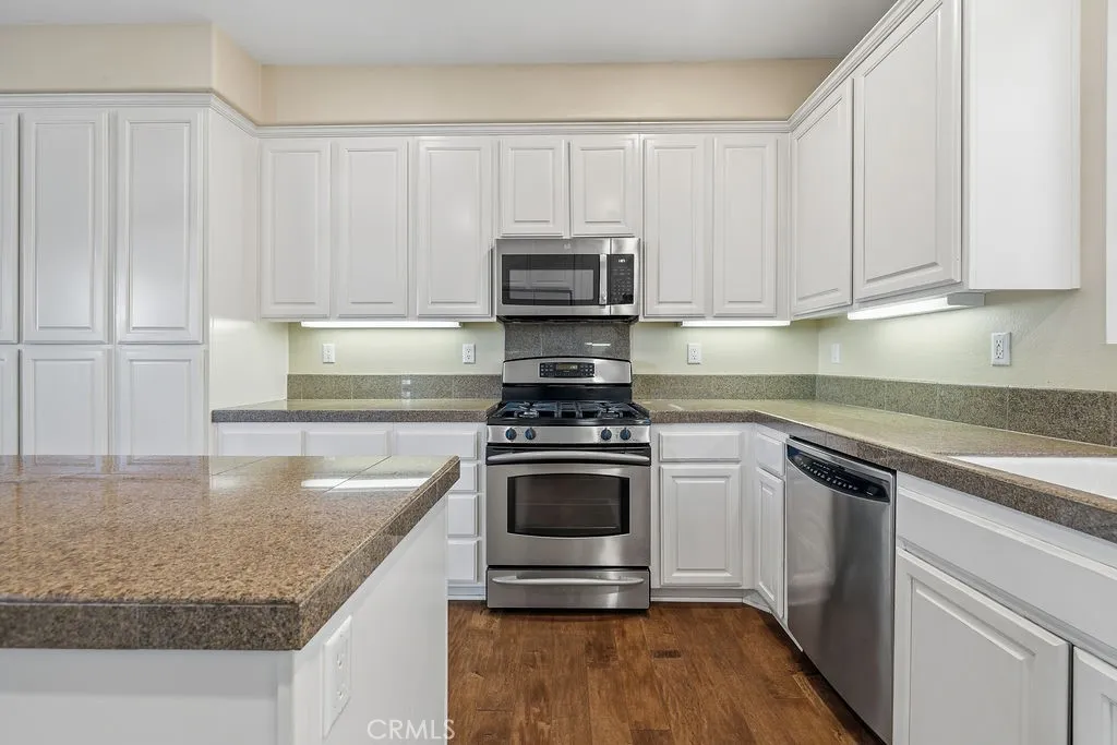 24128 Willowbrooke Court, Valencia, California 91354 home-pic-7