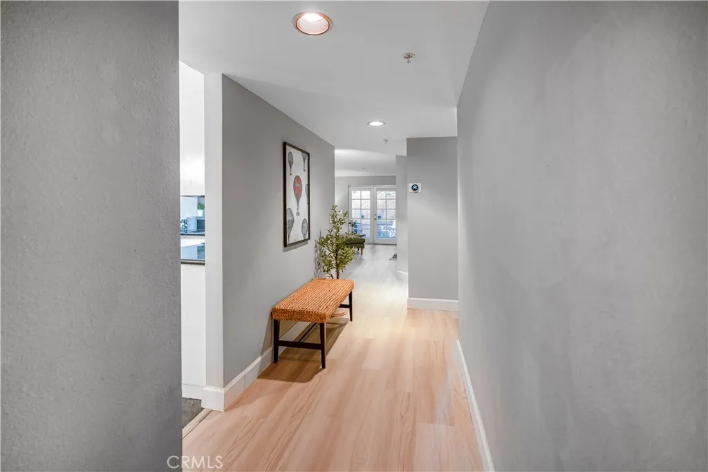 1775 Ohio Avenue 101, Long Beach, California 90804 home-pic-1