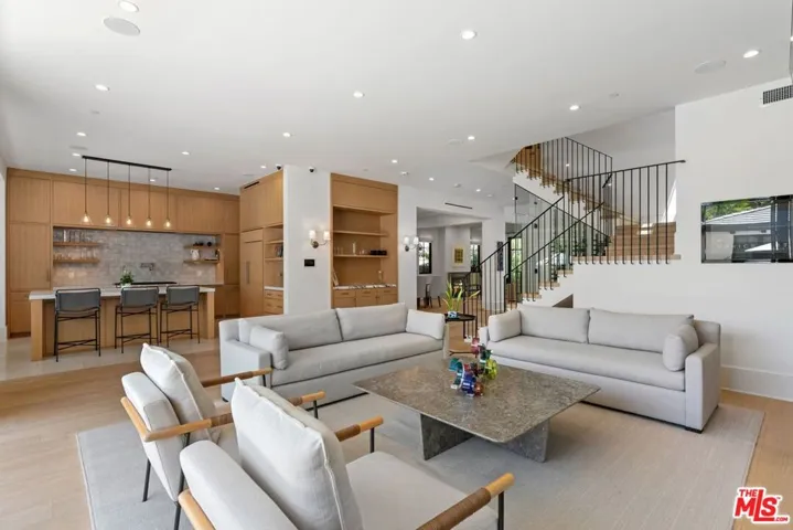 6360 Drexel Avenue, Los Angeles, California 90048