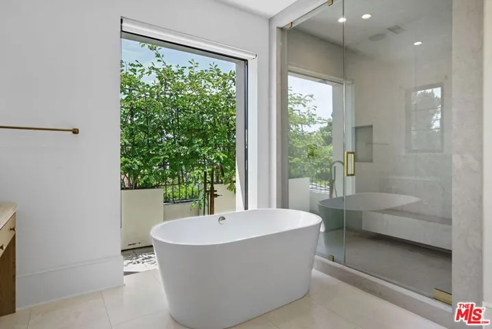 6360 Drexel Avenue, Los Angeles, California 90048