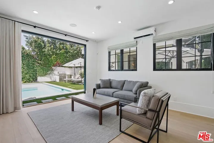 6360 Drexel Avenue, Los Angeles, California 90048