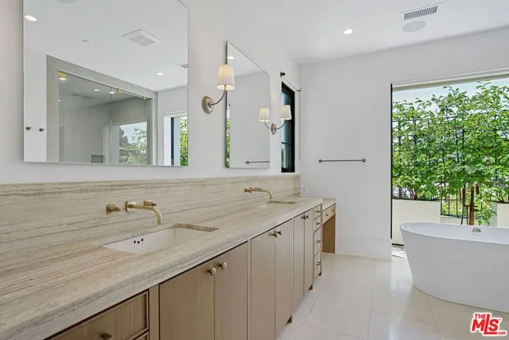 6360 Drexel Avenue, Los Angeles, California 90048