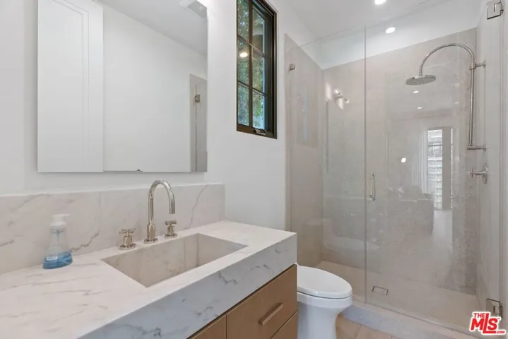6360 Drexel Avenue, Los Angeles, California 90048