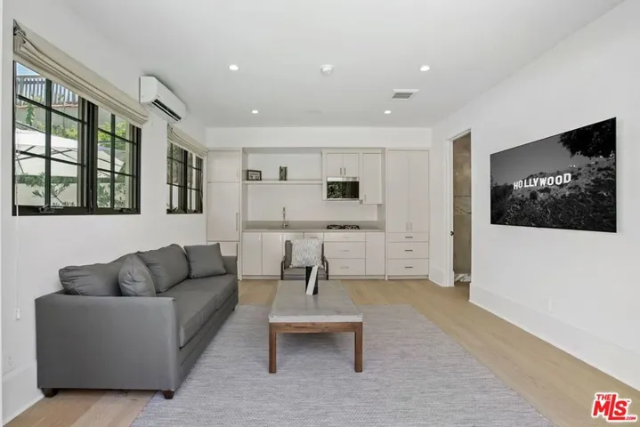 6360 Drexel Avenue, Los Angeles, California 90048