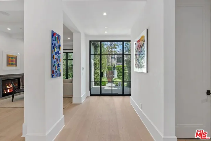 6360 Drexel Avenue, Los Angeles, California 90048