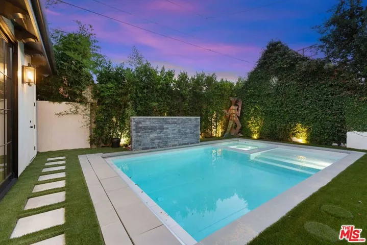 6360 Drexel Avenue, Los Angeles, California 90048