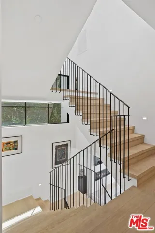 6360 Drexel Avenue, Los Angeles, California 90048