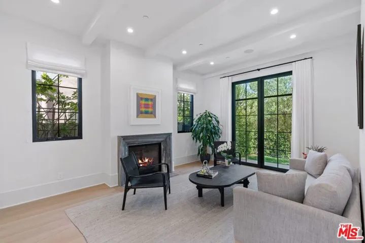 6360 Drexel Avenue, Los Angeles, California 90048