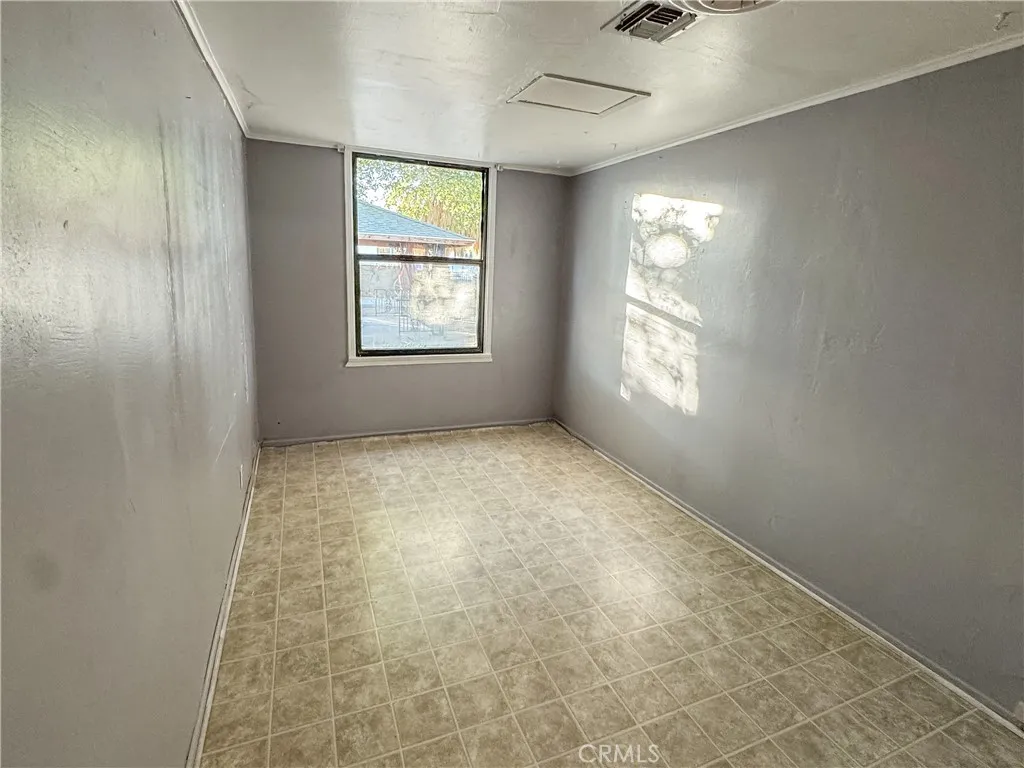 211 Walnut Street, Needles, California 92363 home-pic-24