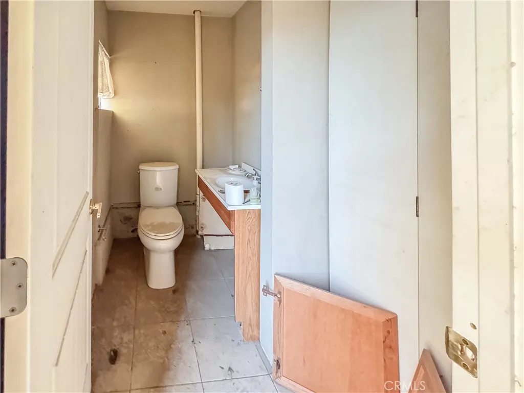 211 Walnut Street, Needles, California 92363 home-pic-40