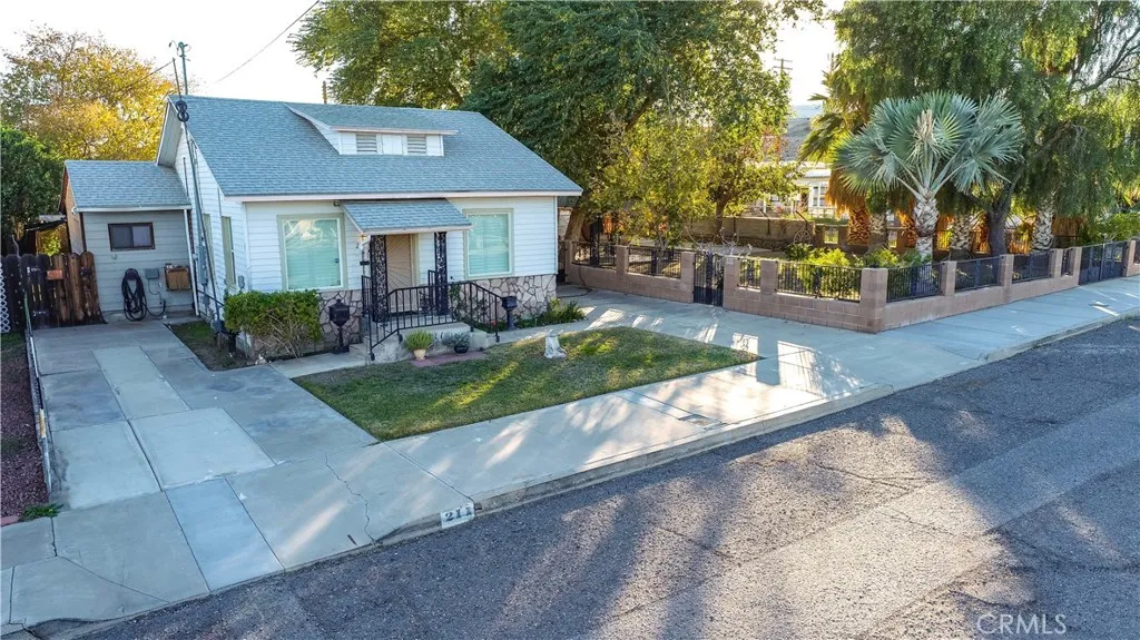 211 Walnut Street, Needles, California 92363 home-pic-4