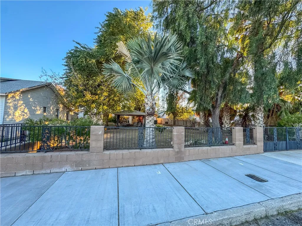 211 Walnut Street, Needles, California 92363 home-pic-9