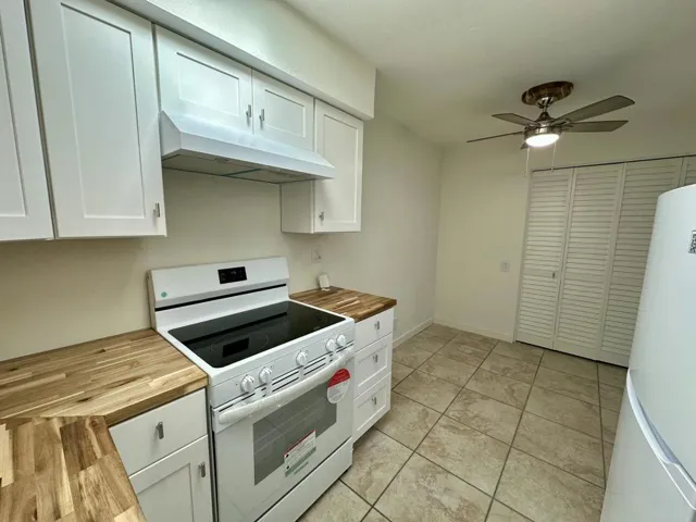 Kitchen 8