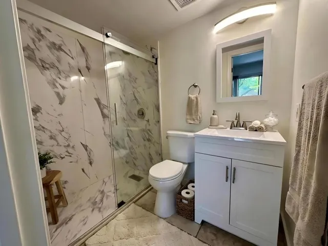 Bathroom2