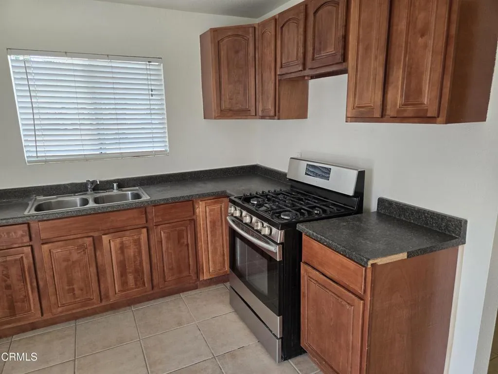 44036 Cedar Avenue, Lancaster, California 93534 home-pic-3