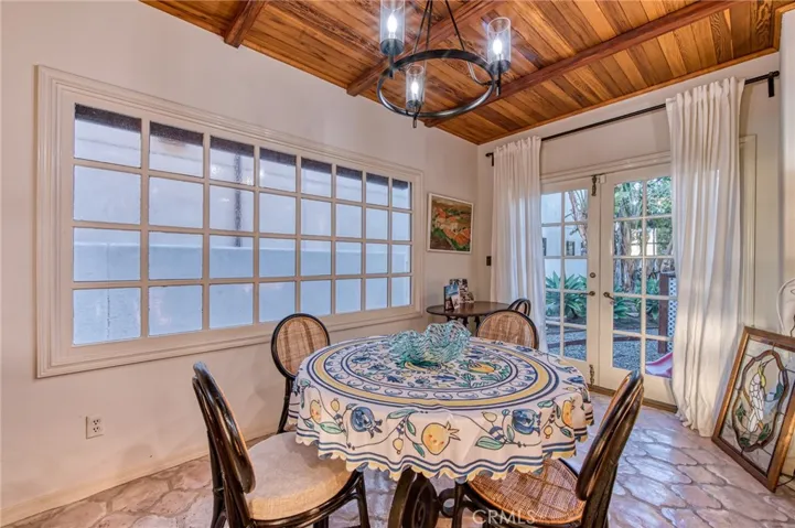 Breakfast room